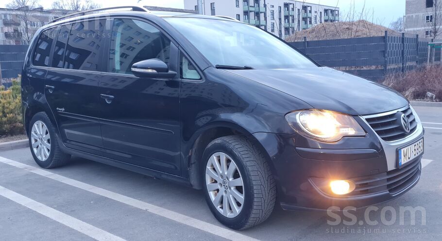 Volkswagen Pārdodu VW Touran 1, 9 dīzeli. 77 kW. Freestyle ko