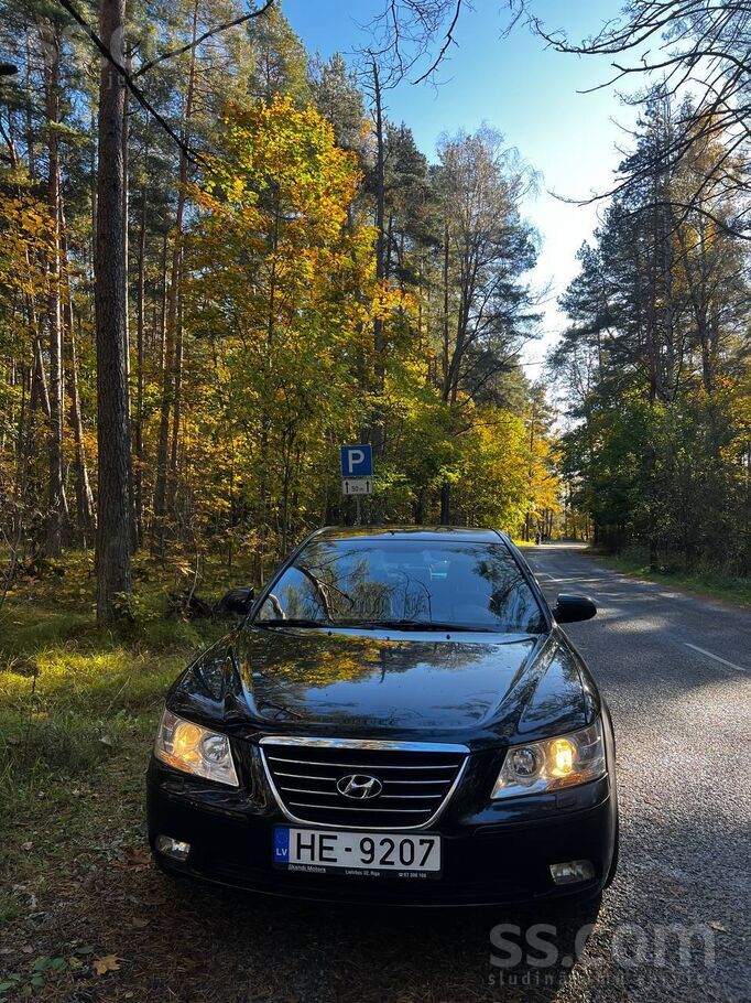 Hyundai sonata 2008 года в хорошем состоянии. Есть небольшие дефекты (на раб