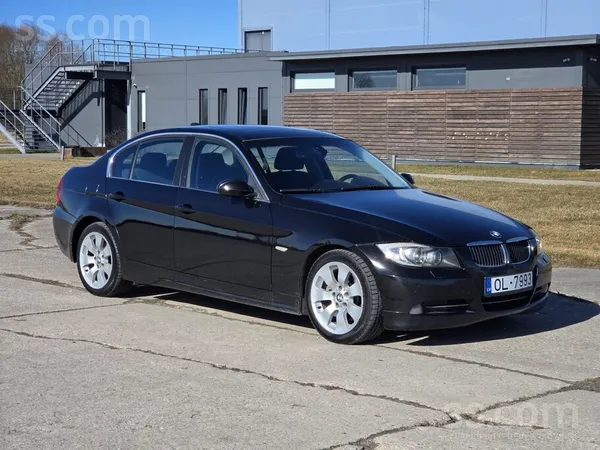 BMW Bmw 330D. Sedans ar manuālo pārnesumkārbu, 170 kw.