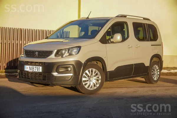 Peugeot Steidzami. Cena zem tirgus vertibas. Pilnaka kompl