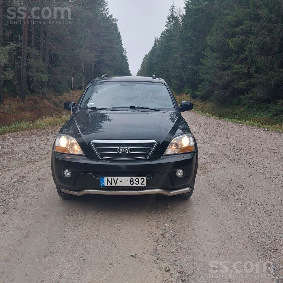 Mašīna diezgan labā stāvoklī, iet labi lec labi gan ziemā un vasarā vēl nere