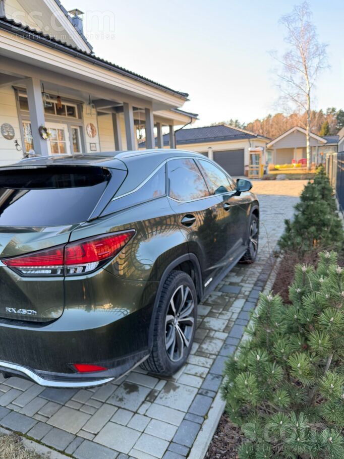 Покупалась новой на фирму в Amserv Motors. Обслуживалась только там. Наиполн