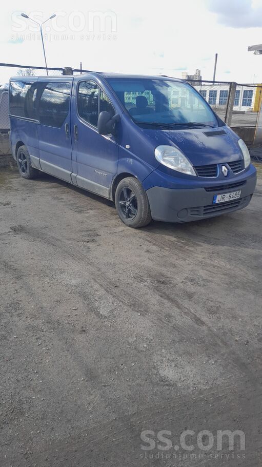 Renault Pārdodu, garā bāze 9 vietas aizmugurē dubultās dur