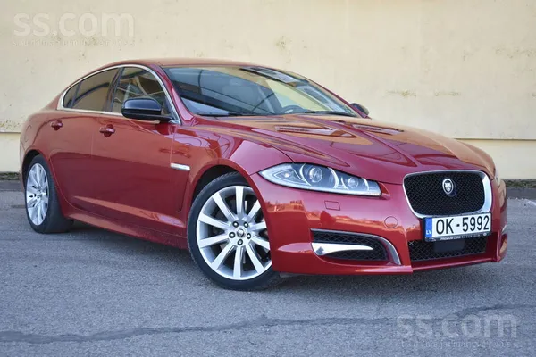 Jaguar Jaguar XF (2012.g) Tumši sarkana. 