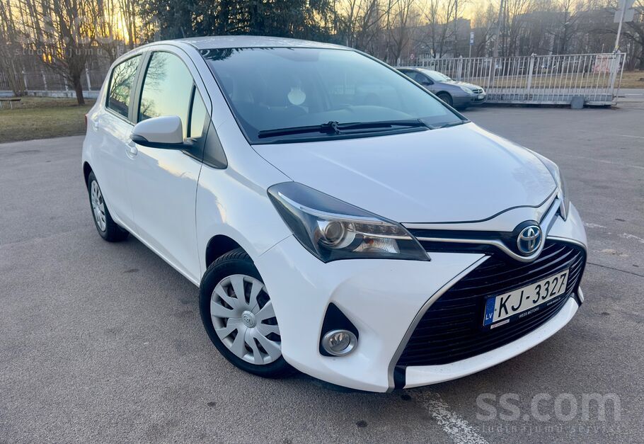 Toyota Toyota Yaris Hybrid 1.5 benzīns/hybrid 