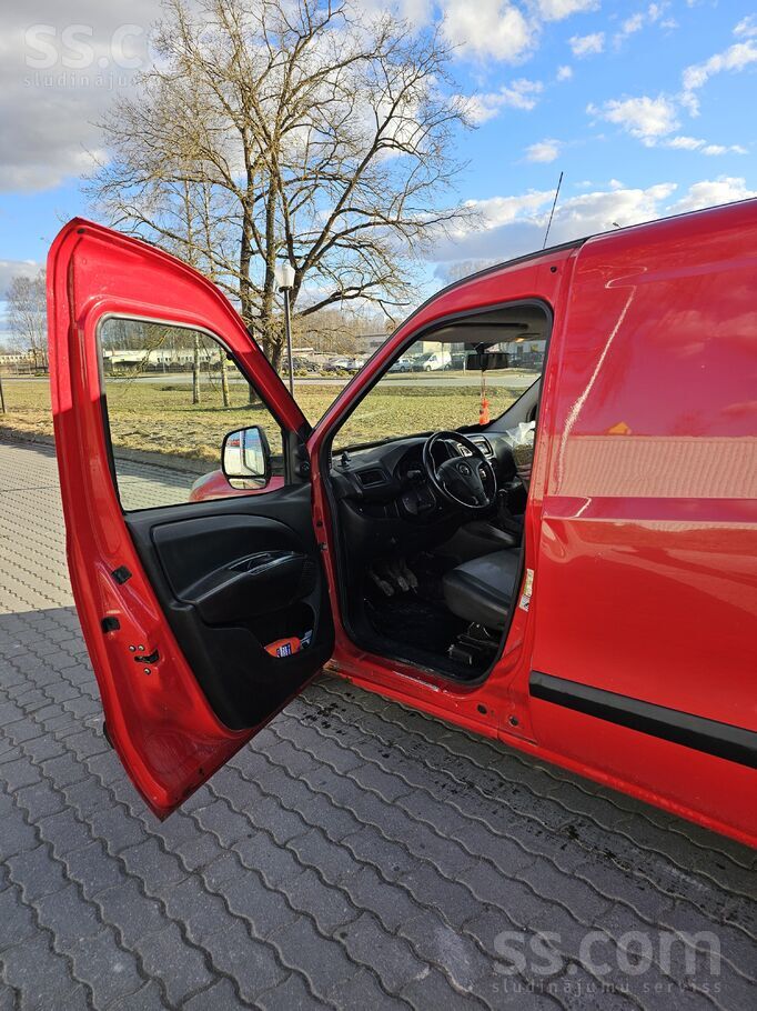 Pārdodu Opel Combo, sīkāk pa tālruni