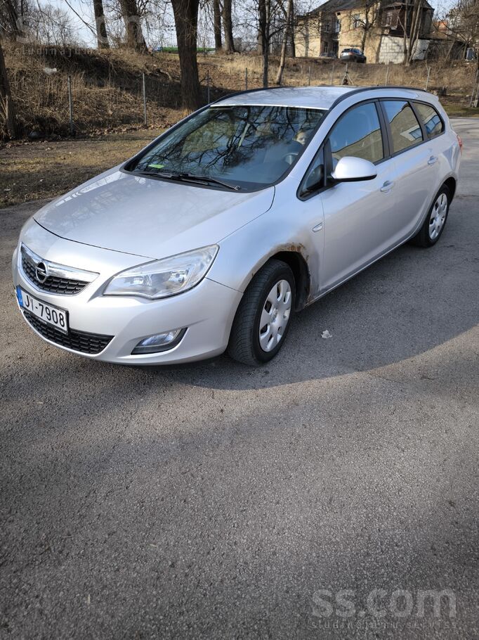 Opel Ekonomisks, ar ārēji vizuāliem defektiem, ļoti lab