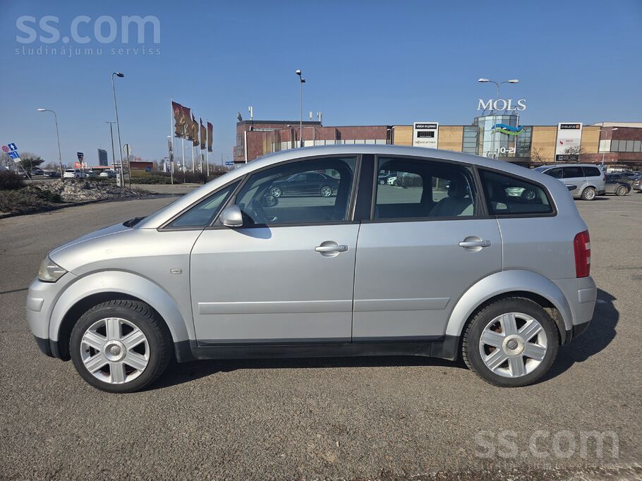 Pārdod Audi A2 ar labi strādājošu motoru. Ir redzami minimāli vizuālie bojāj