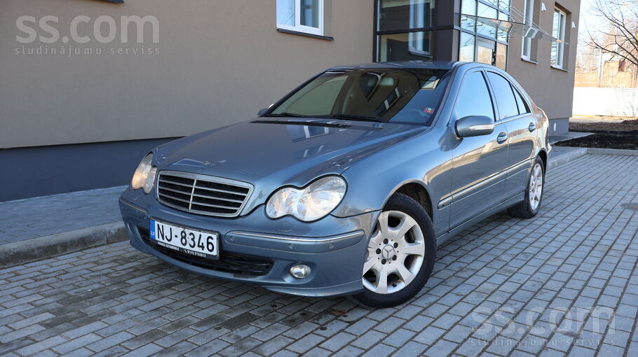 Sedans. Automātiskā kārba. 2.2 dīzelis. Jauna TA.
Sakarā ar jauna auto i