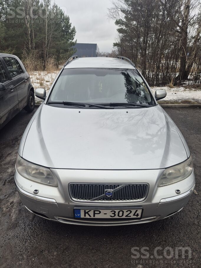 Volvo Ir vizuāli defekti, nestrādā maģim ekrāns. Borta k