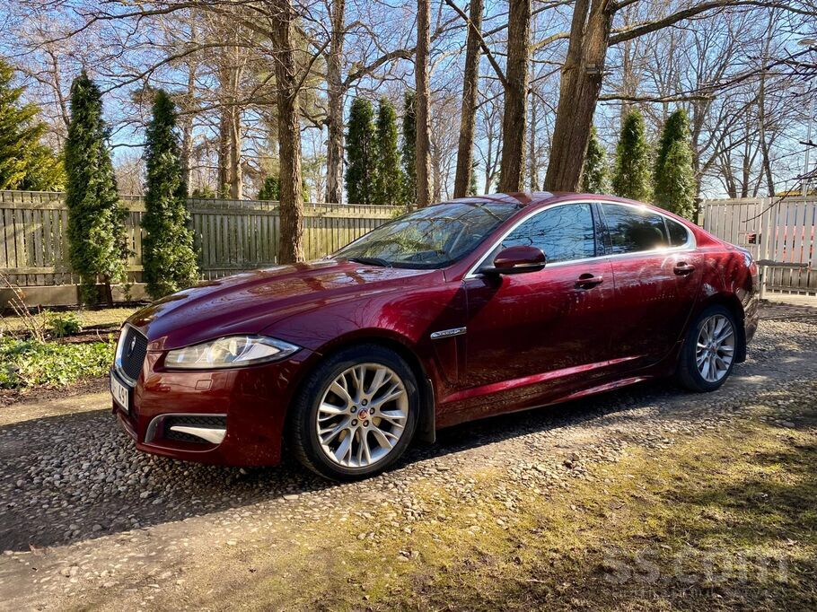 Jaguar XF