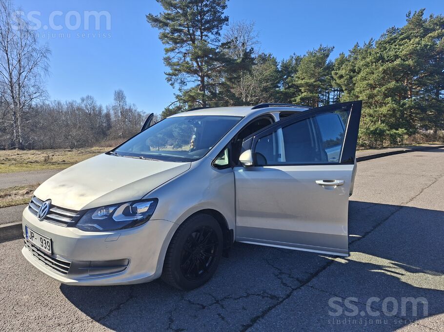 Volkswagen Pardodu automašinu Volkswagen Sharan 7-vietīgo lab