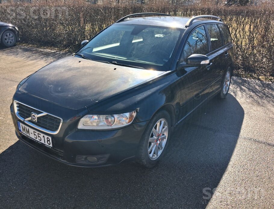Volvo Pārdodu volvo v50 ar: