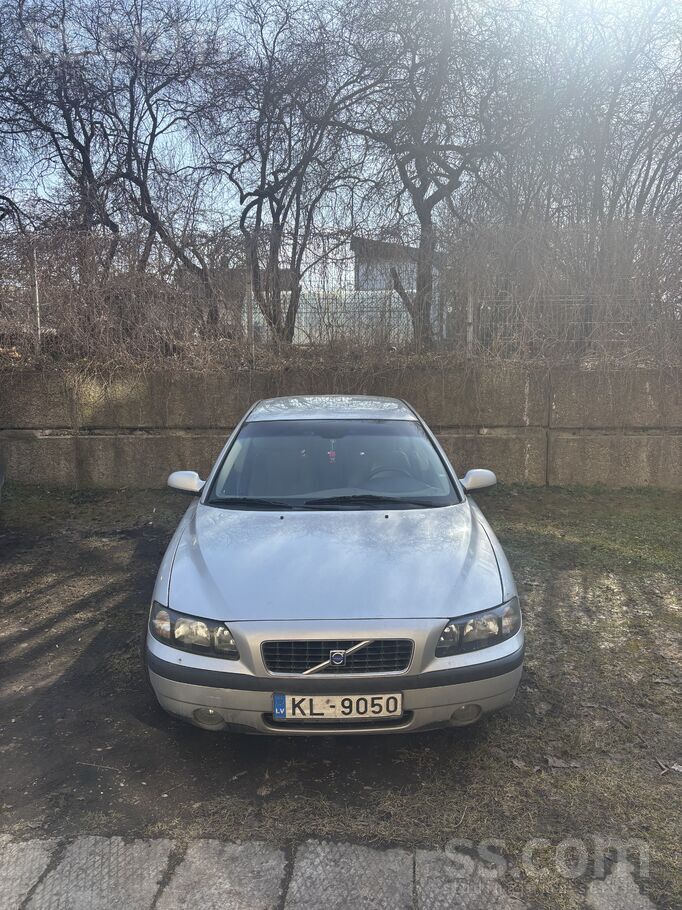 Volvo Pārdodu Volvo , vizuāli defekti , rūsas praktiski 