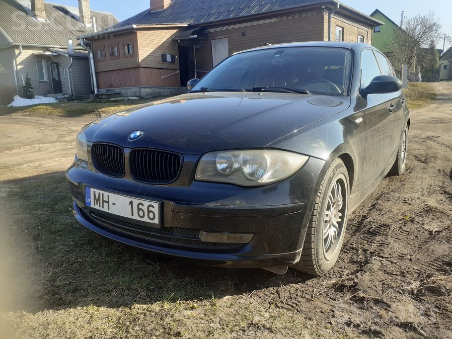 BMW Двигатель работает тихо ровно заводится отлично. п