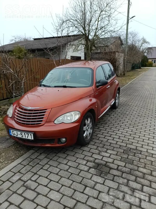 Chrysler Pardod auto, motors ļoti labs, vizuali ir šis tas 