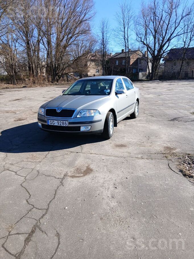 Tirgoju škodu, jo maz lietoju to.
Jaudīgs motors 110 kw. bez defektiem.