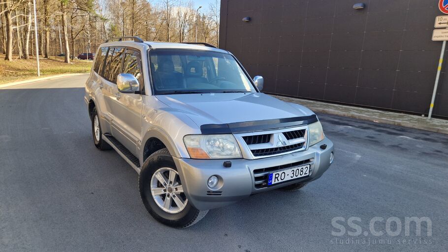 Pārdodu Mitsubishi Pajero 2003.g. Automāts, 3.2Did, 7.vietīgais.
Mazs reāl