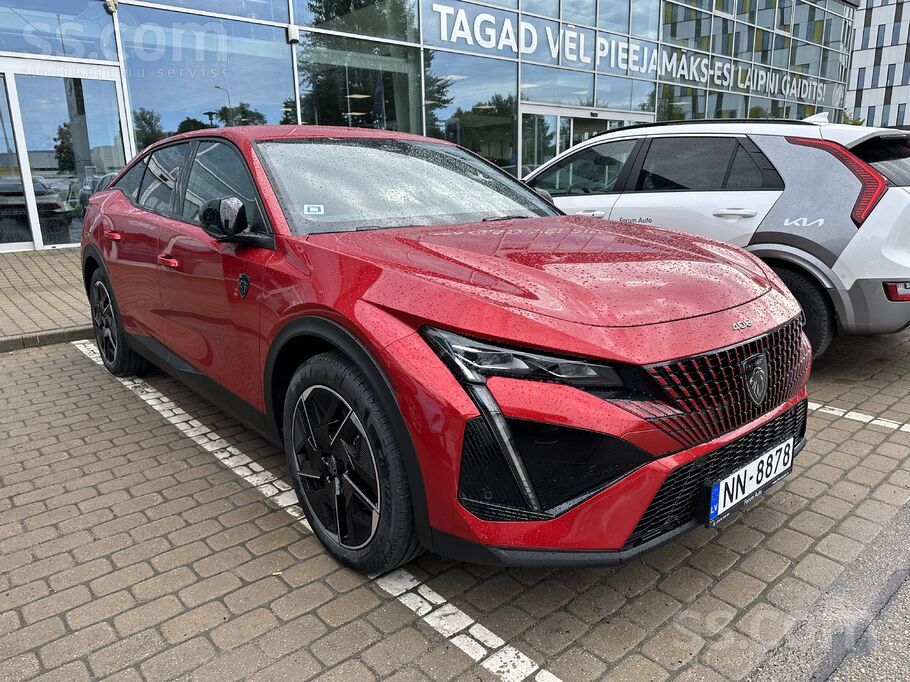 Pārdod ļoti bagātīgi aprīkotu Peugeot 408 GT Plug-in Hybrid (225 Zs) ar ļoti