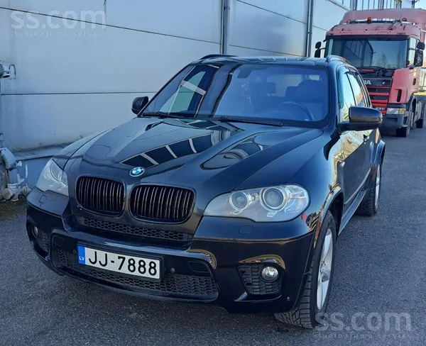 BMW BMW X5 E70 2013. gads, mašīna labā stāvoklī, ķēdes
