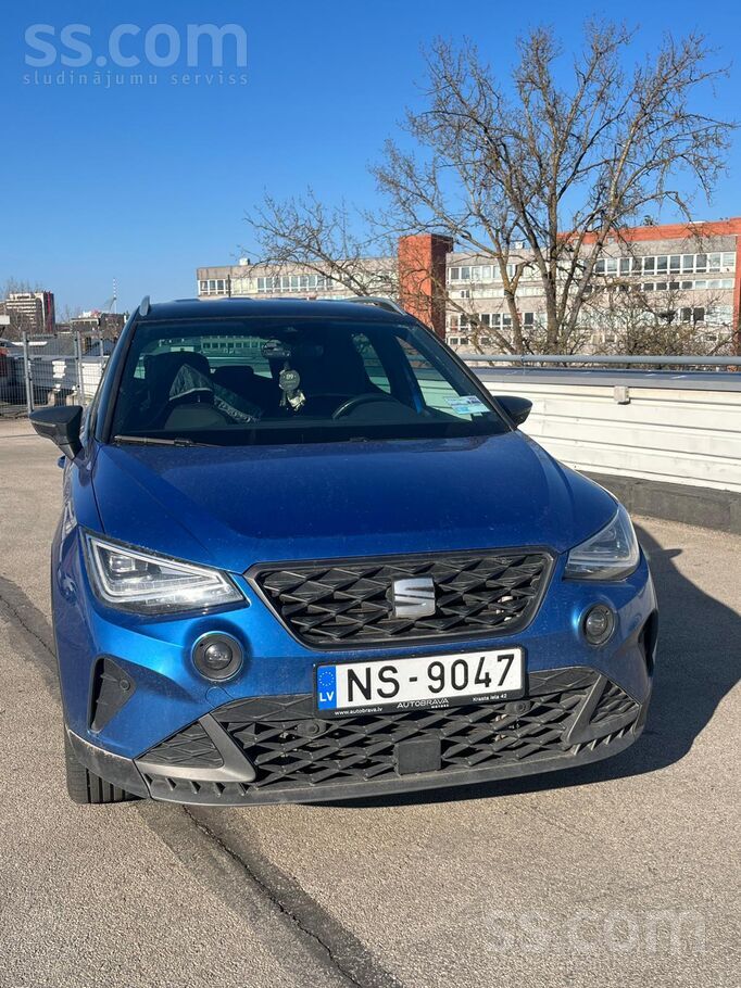 Seat Arona FR ar 1, 0 litru dzinēju, kompakts krosovers, kas apvieno sportis