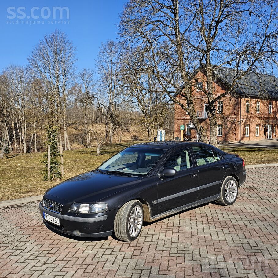 Auto braucamā stāvoklī. Šis tas ir labojams. Par cenu vēl varam vienoties.