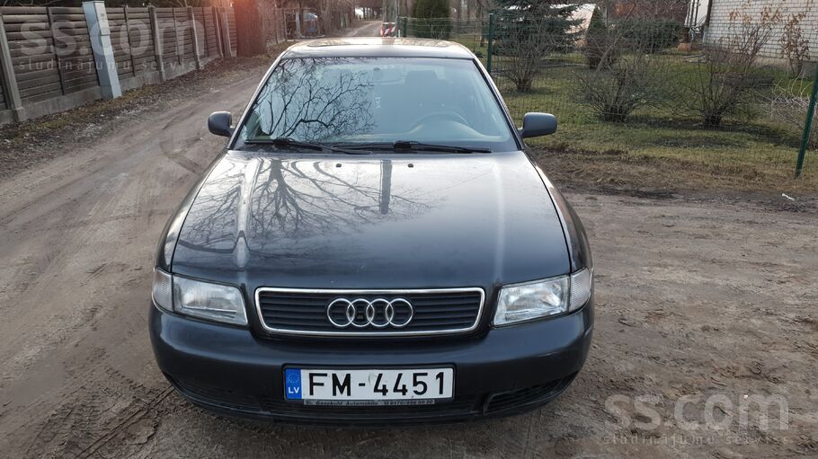 Tiek tirgots auto Audi A4 B5 1.8 benzīns ar koptu salonu, ilgi ir stāvējis,