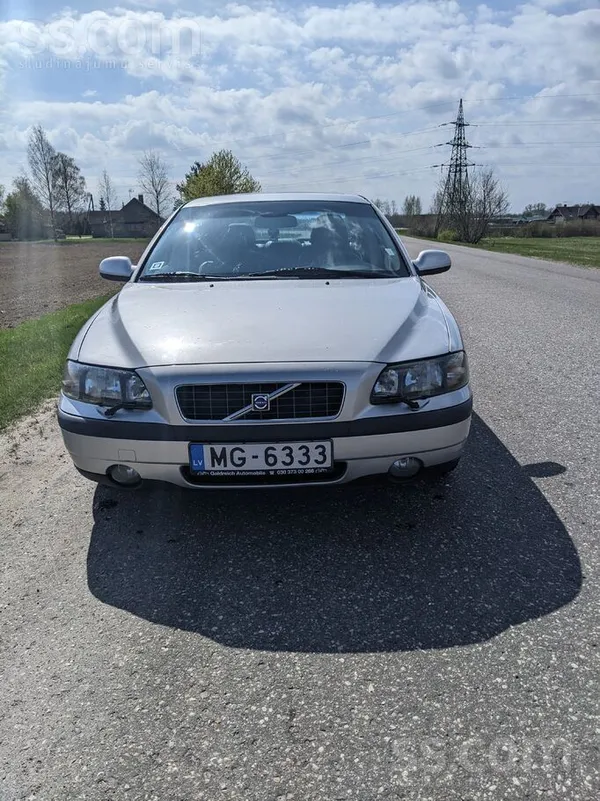 Volvo Pārdodu Volvo s60 labā tehniskā stāvoklī. 