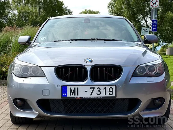 BMW BMW 525d Xdrive ar 2.0 dīzeļdzinēju un automātisko