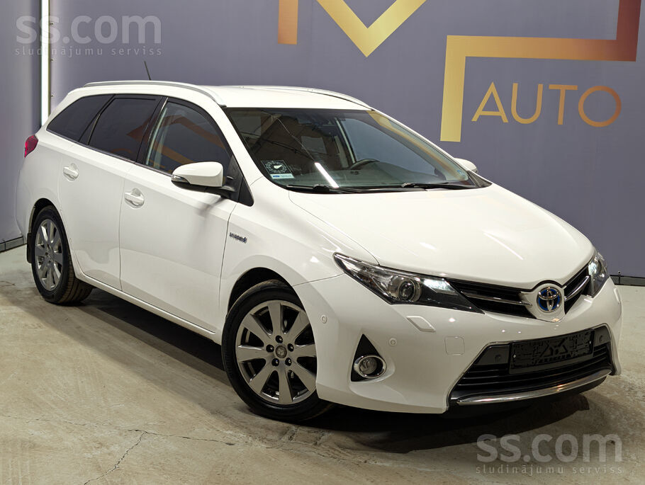Toyota Toyota Auris 1.8 Hybrid Sports Touring, 2015, Supe