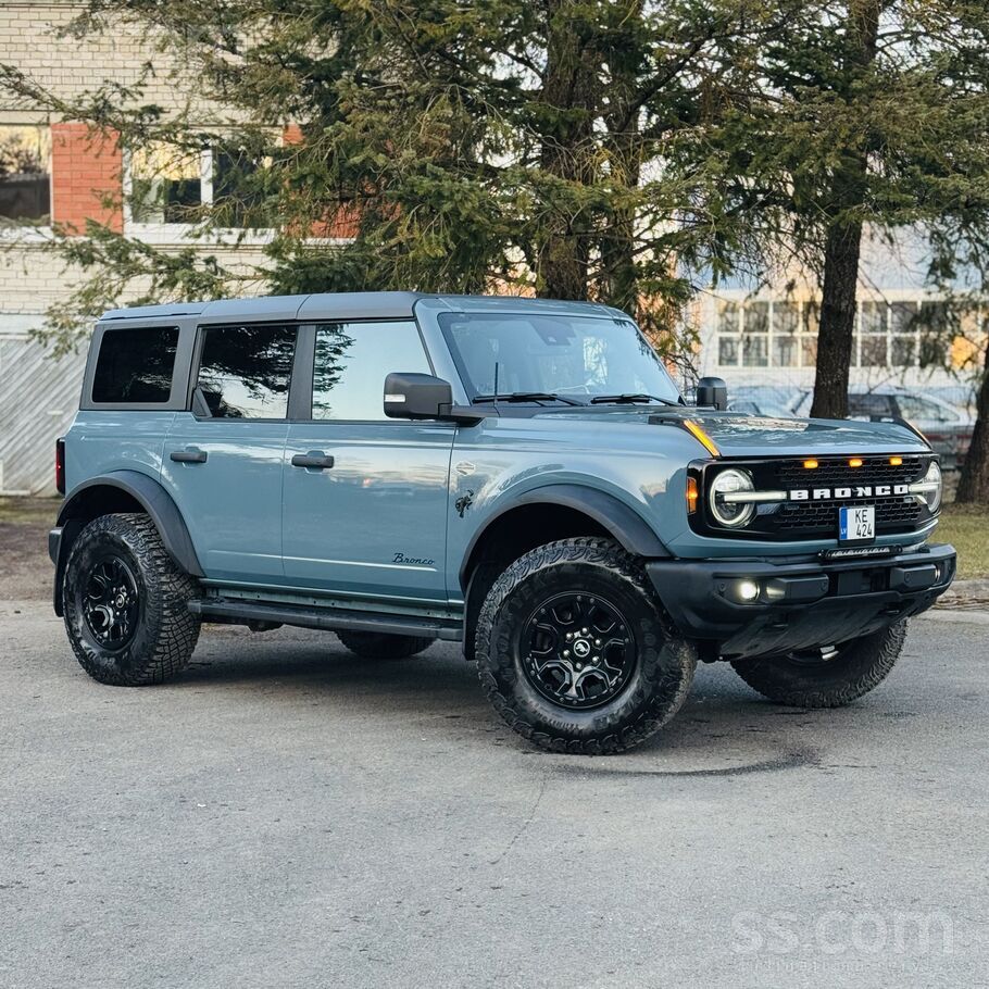 Pārdod Ford Bronco Wildtrak 2.7 Ecoboost V6 224 kW / 305 ZS, 2023. gada izla
