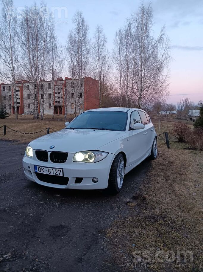 Auto ļoti laba tehniskā un vizuālajā stāvoklī 
Pirms gada mainīta motora ķēd