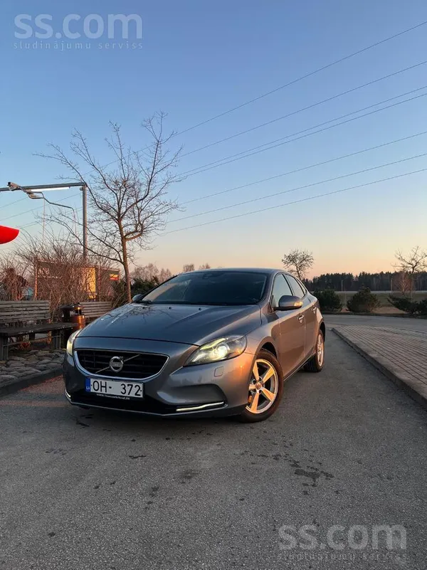 Volvo Pārdod Volvo V40 88kW labā tehniskā un vizuālā stā