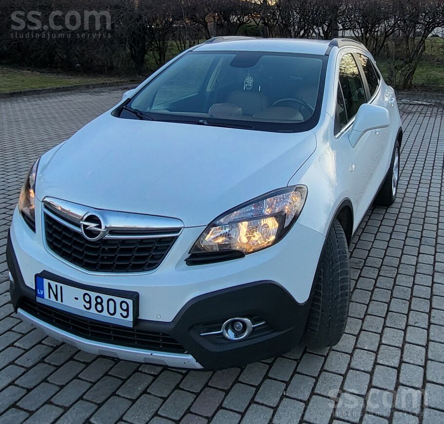 Opel Labā tehniskā un vizuālā stāvoklī. Komplektā ziema