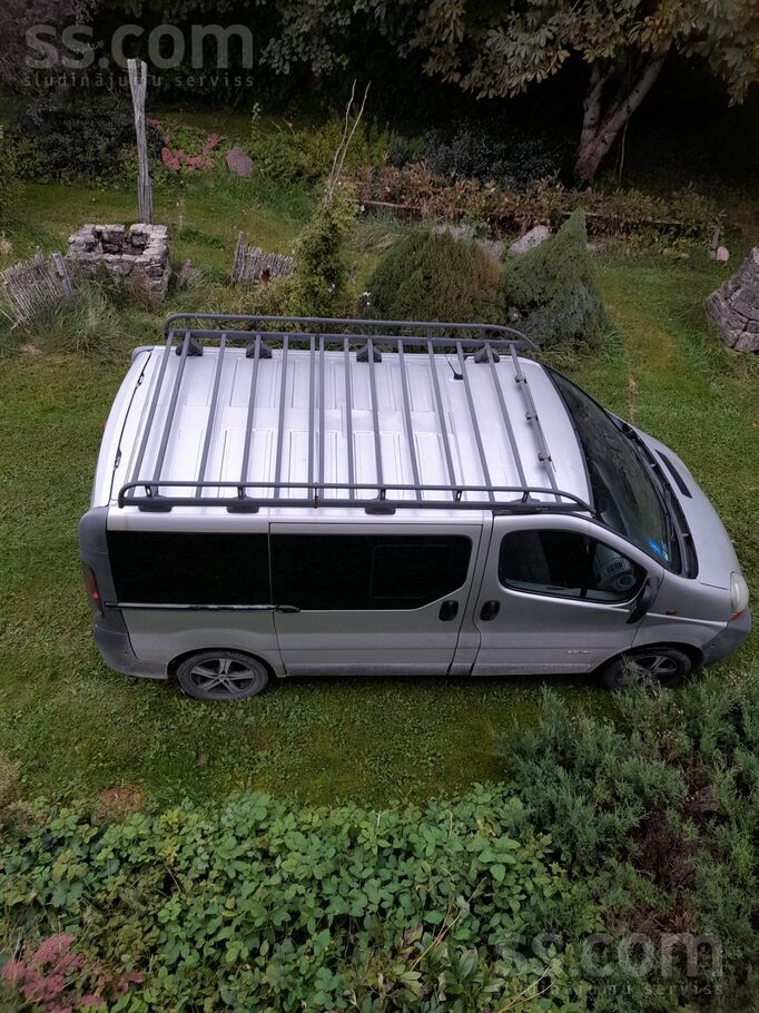 Pārdod Renault Trafic jumta bagāžnieku.