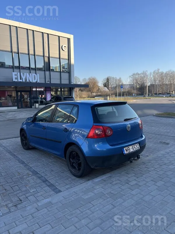 Volkswagen Sveiki, Pārdod golf 5 ar svaigu tehnisko apskati, 