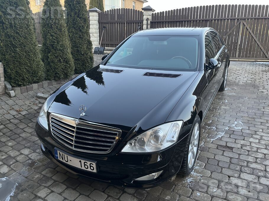 Mercedes Benz S320cdi 3.0d Long
Melns metāliks. Labā un koptā stāvoklī. 
M
