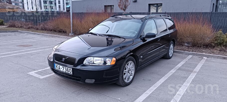 Volvo Pārdodu uzticamu un komfortablu Volvo V70 ar 2.4 D