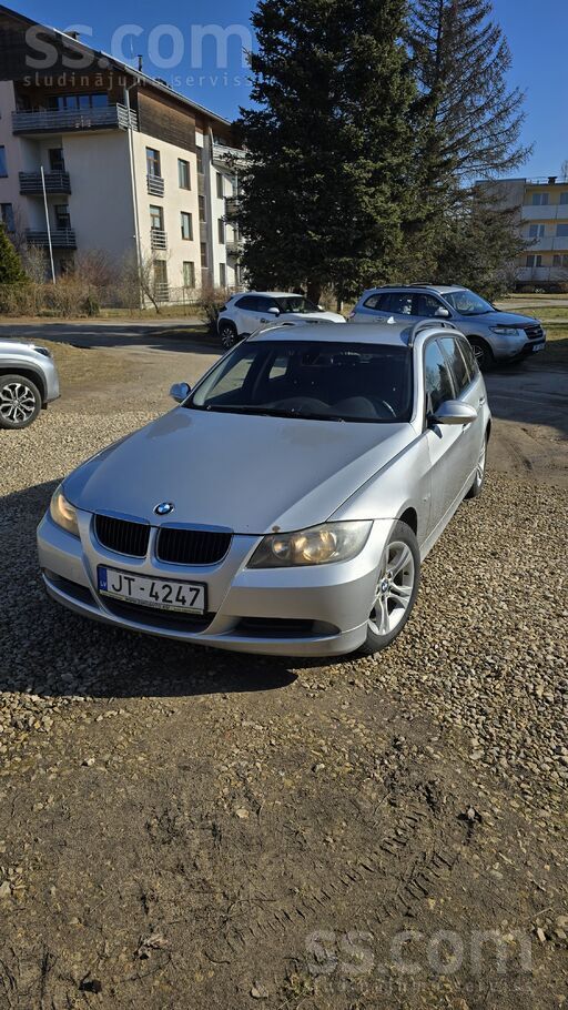 BMW Sakarā ar jauna auto iegādi pērodu savu uzticamo B