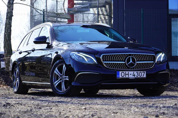 Mercedes Dinamisks un ekonomisks. Cieto daļiņu pārbaude vis