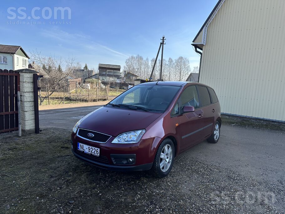 Ford Labā tehniskā un vizuālā stāvoklī. 