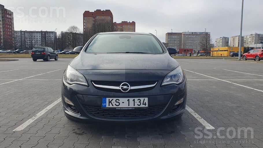 Opel Продается юбилейная Opel Astra J 81 kw в очень хор