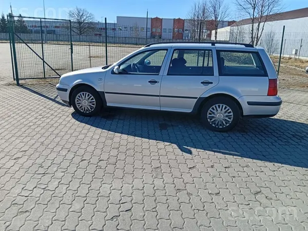 Volkswagen Nesen izieta TA. Ļoti ekonomisks- 6 litri.