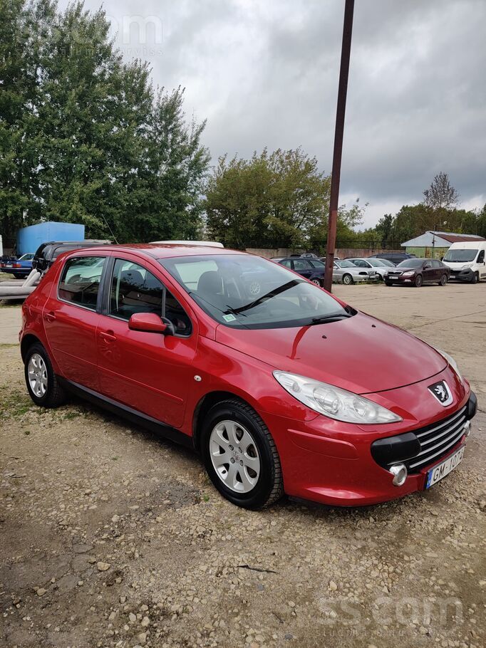 Автомат. Свежий тех. осмотр. Оригинальный пробег. Экономичная. Налог уплачен