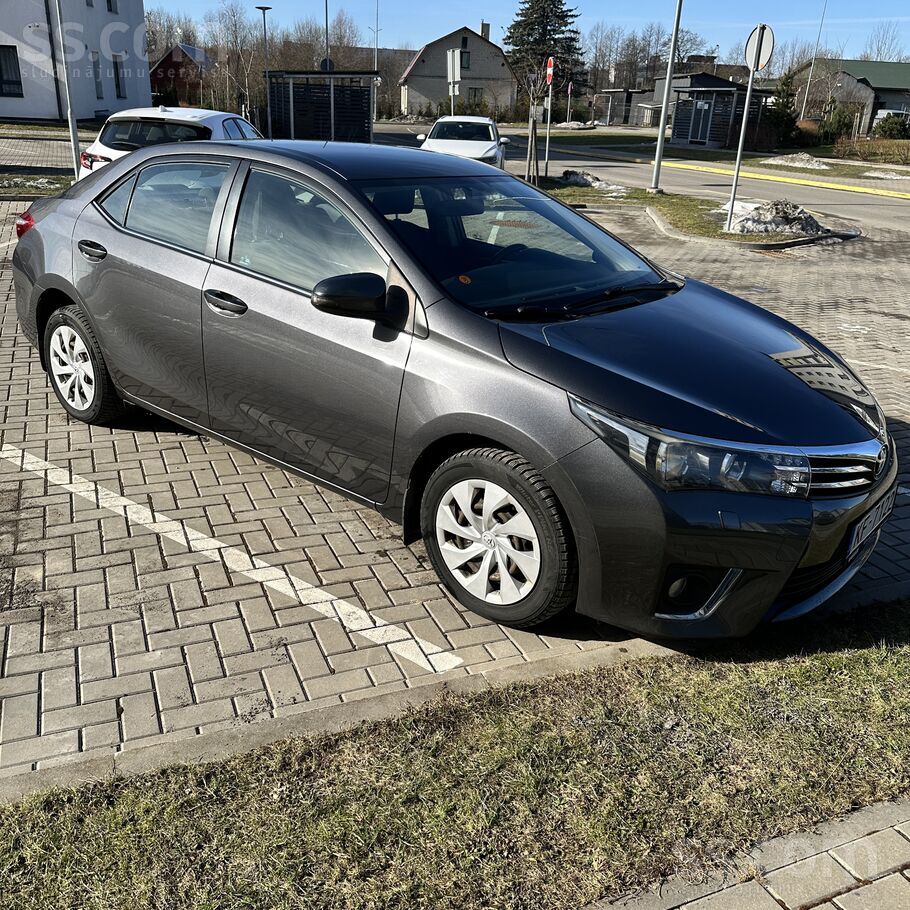 Toyota Corolla, 1.6 benzīna dzinējs, automāts. Ļoti labā stāvoklī. 
Pirkta