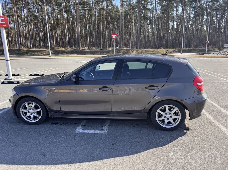 Automašīna ir ievesta no Vācijas 2021. gadā un iegādāta pie oficiāla dīlera.