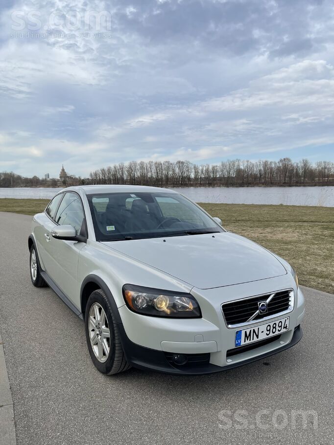 Pārdod Volvo C30 1.6D 80kW
Auto labā tehniskā stāvoklī, salons kopts, sēd