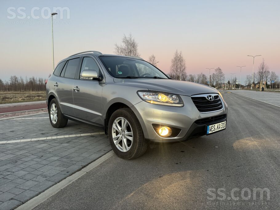 Hyundai Santa FE 2.2Crdi 145Kw
-Tikko no vacijas
-Vacijas viens saimnieks