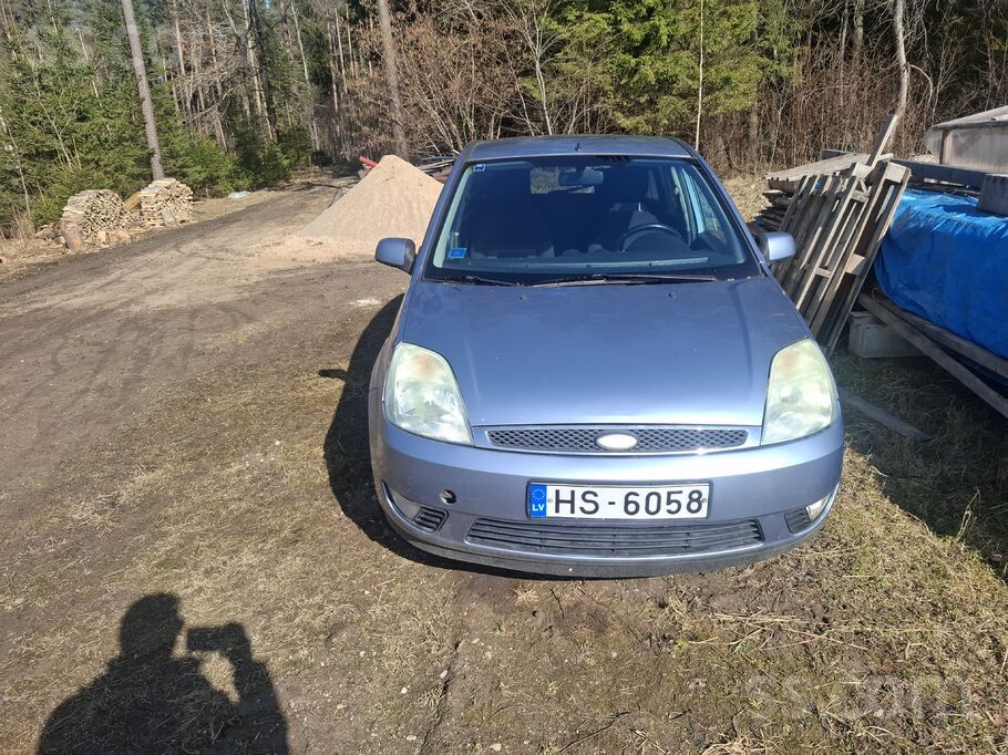 Stūres pastiprinataja defekts. Stāvejusi no pagajusa gada vasaras. Ir ziemas