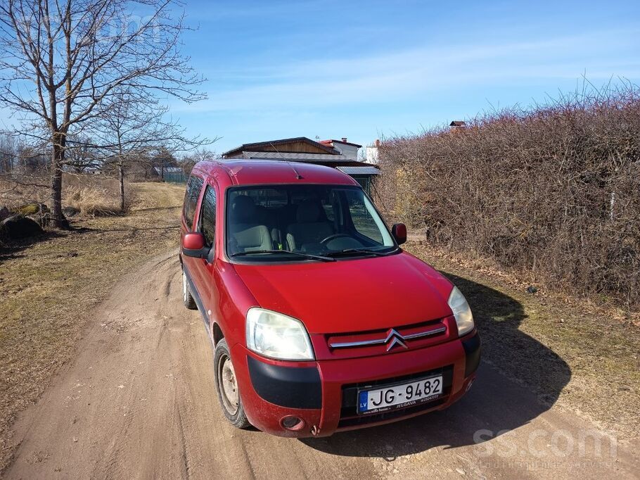 Продаю Ситроен Берлинго Multispace в рабочем состоянии, ТО 01.2027. Очень пр